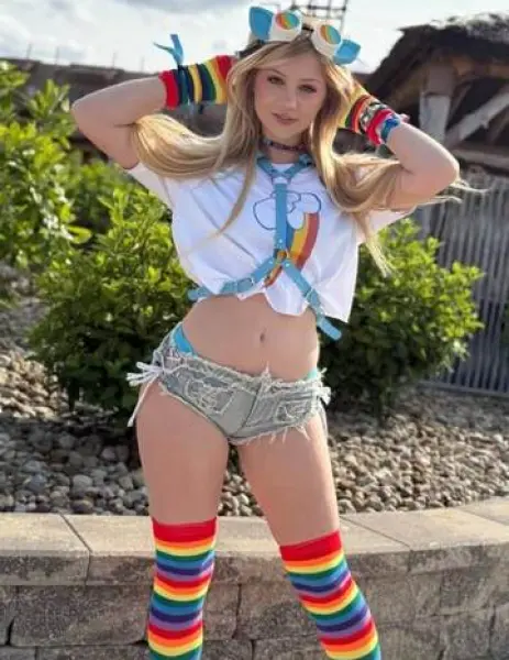 ŞİŞLİ Escort BERRAK - Gerçek Fotoğraflı Doğrulanmış Profil ŞİŞLİ VIP Escort BERRAK - Doğrulanmış Model